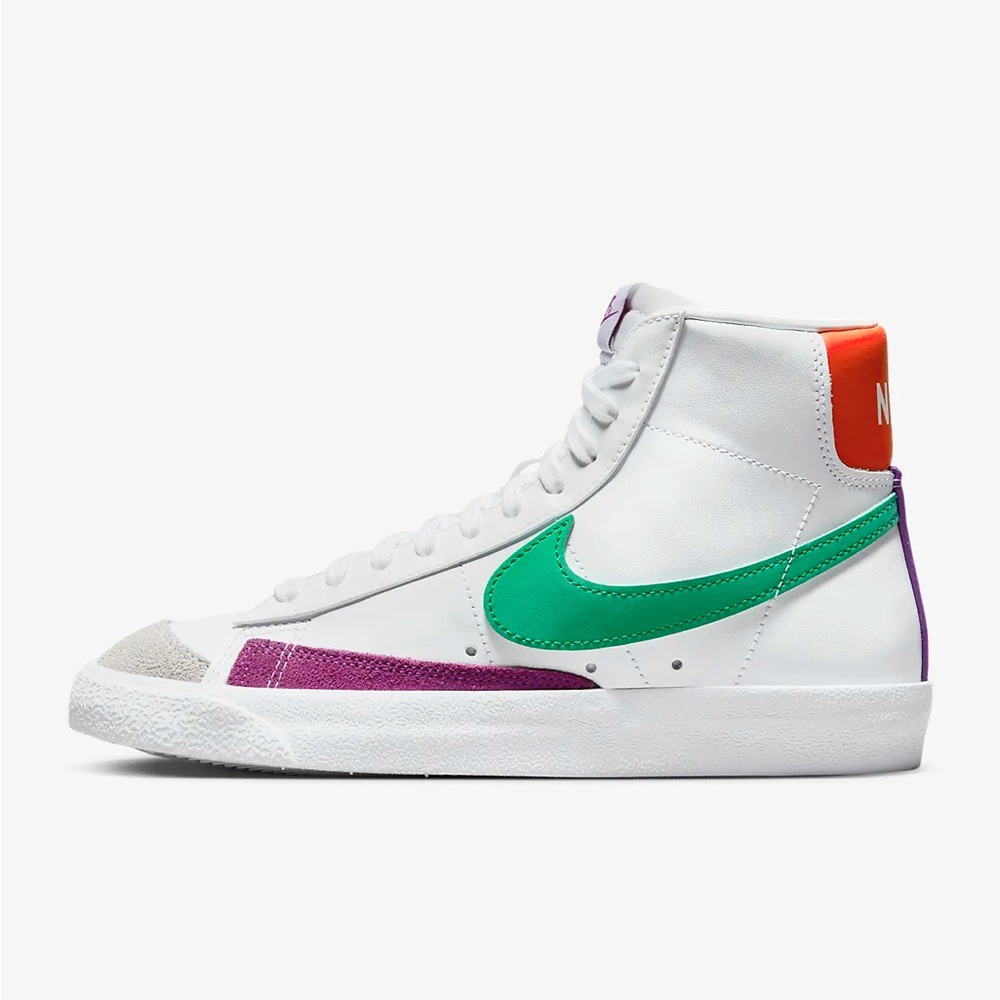 WOMEN’S NIKE BLAZER MID 77 (LIKE NEW WITH BOX) vintage white / green / fuschia